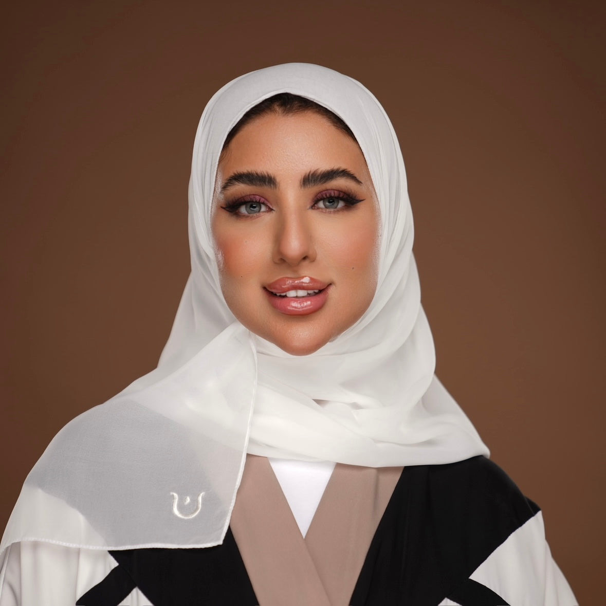 Tabaki White Abaya Hijab - petite